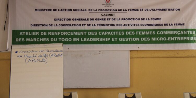TOGO/Société : Le ministère de l’action sociale, de la promotion de la femme et de l alphabétisation renforce la capacité des femmes commerçantes en leadership et gestion des micro-entreprises.